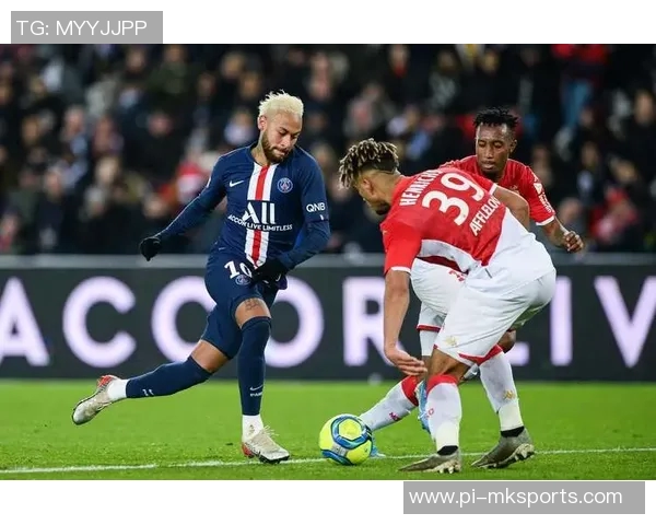 球星炫技精彩瞬间聚焦足球挑球艺术与力量的完美结合 球星炫技精彩瞬间聚焦足球挑球艺术与力量的完美结合